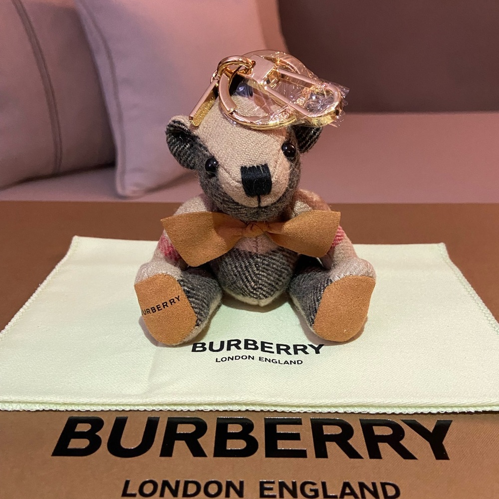 BURBERRY Thomas Bear Charm With Bow Tie Keychain With Dust Bag NWOT - Picture 2 of 8